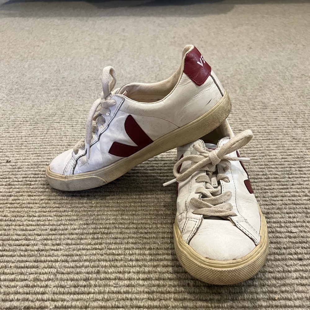 Veja sneakers size 37